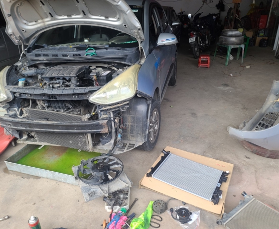 TẠI SAO XE Ô TÔ ĐANG ĐI BỊ CHẾT MÁY? NGUYÊN NHÂN VÀ CÁCH XỬ LÍ NHANH HIỆU QUẢ